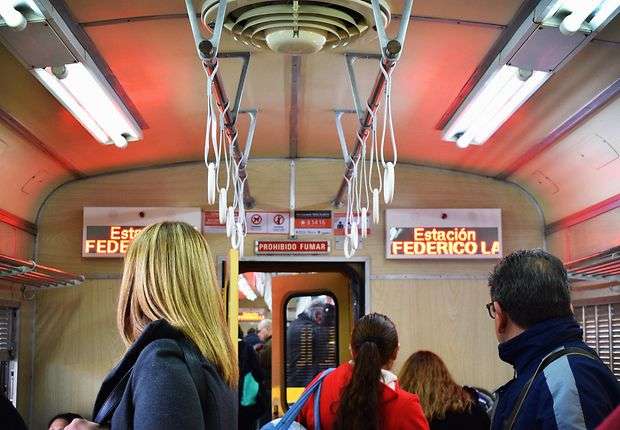 Rapid transit line - New next stop display at Urquiza Line