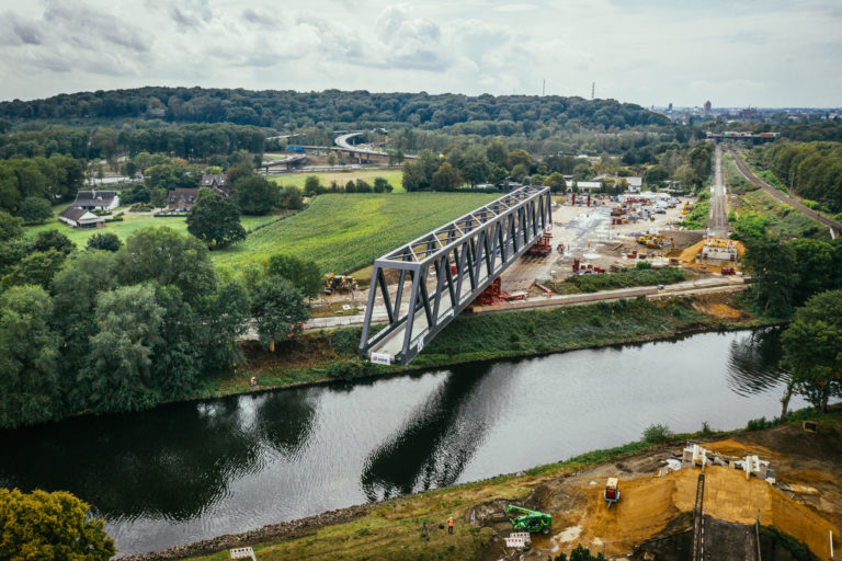Brückenbau - Ruhrkanalbrücke Drohnen-Bild