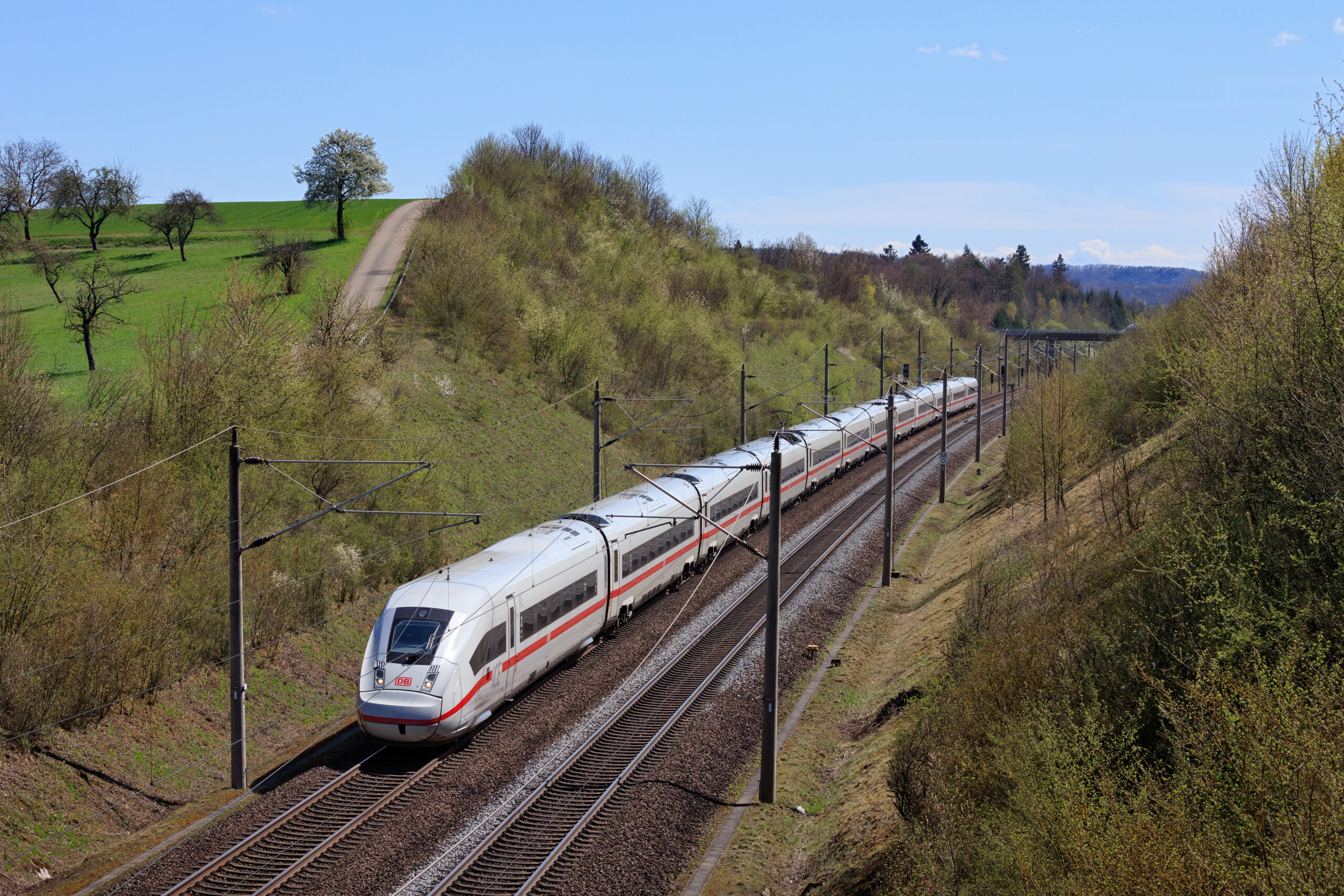 ICE 4 auf der Schnellfahrtstrecke Mannheim-Stuttgart