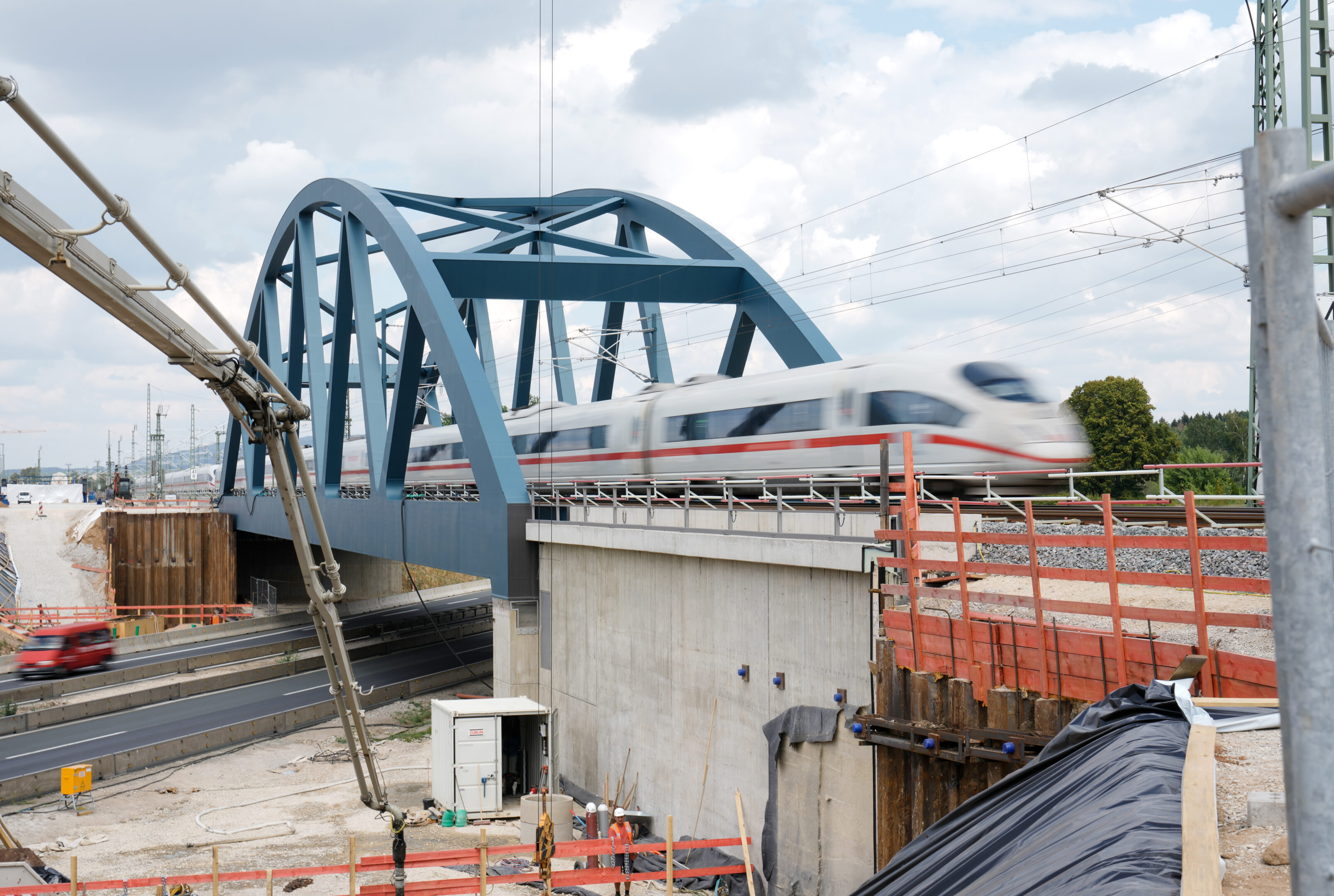 Construction work on section VDE 8.1 Nuremberg-Ebensfeld upgraded line