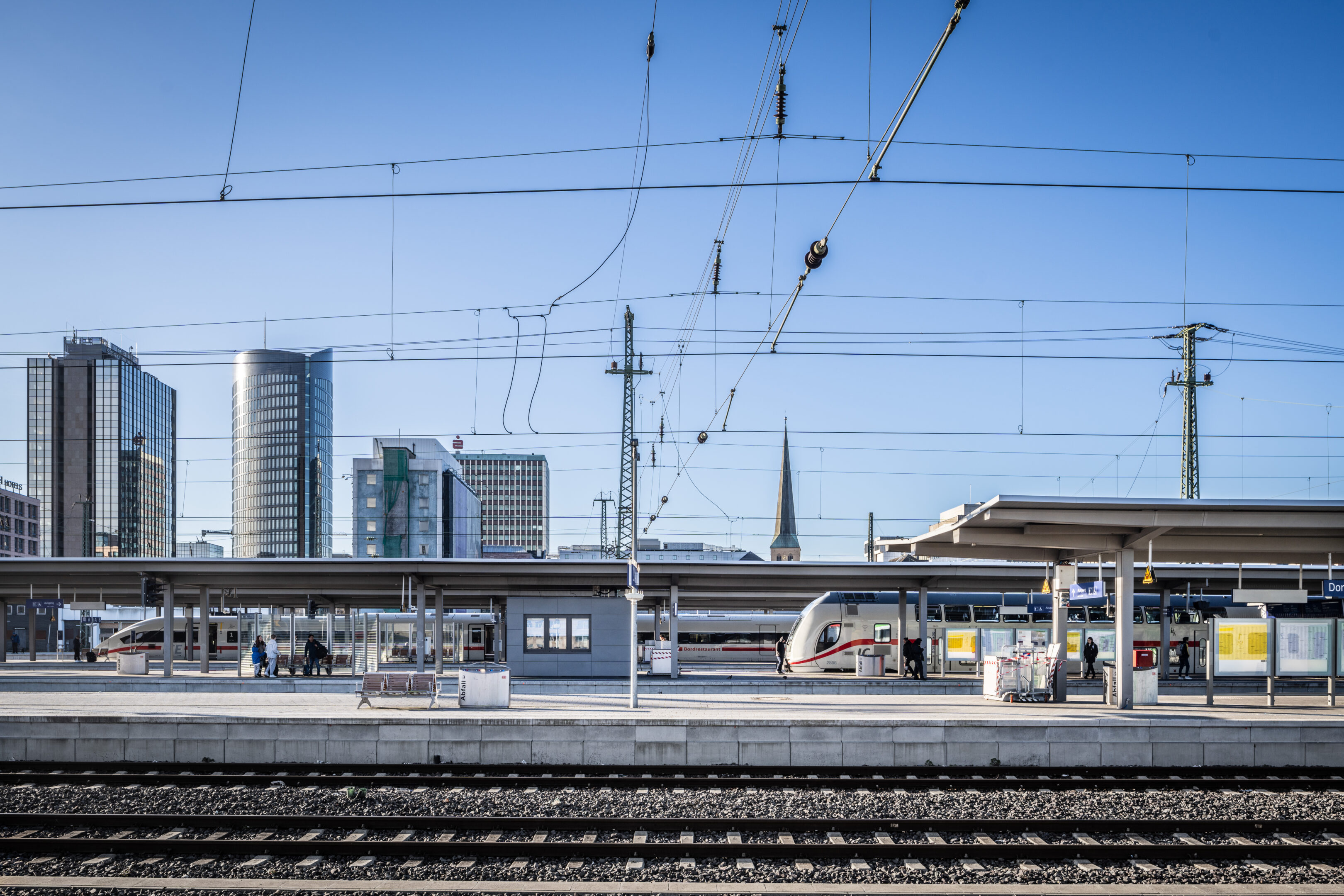 Central station - platforms