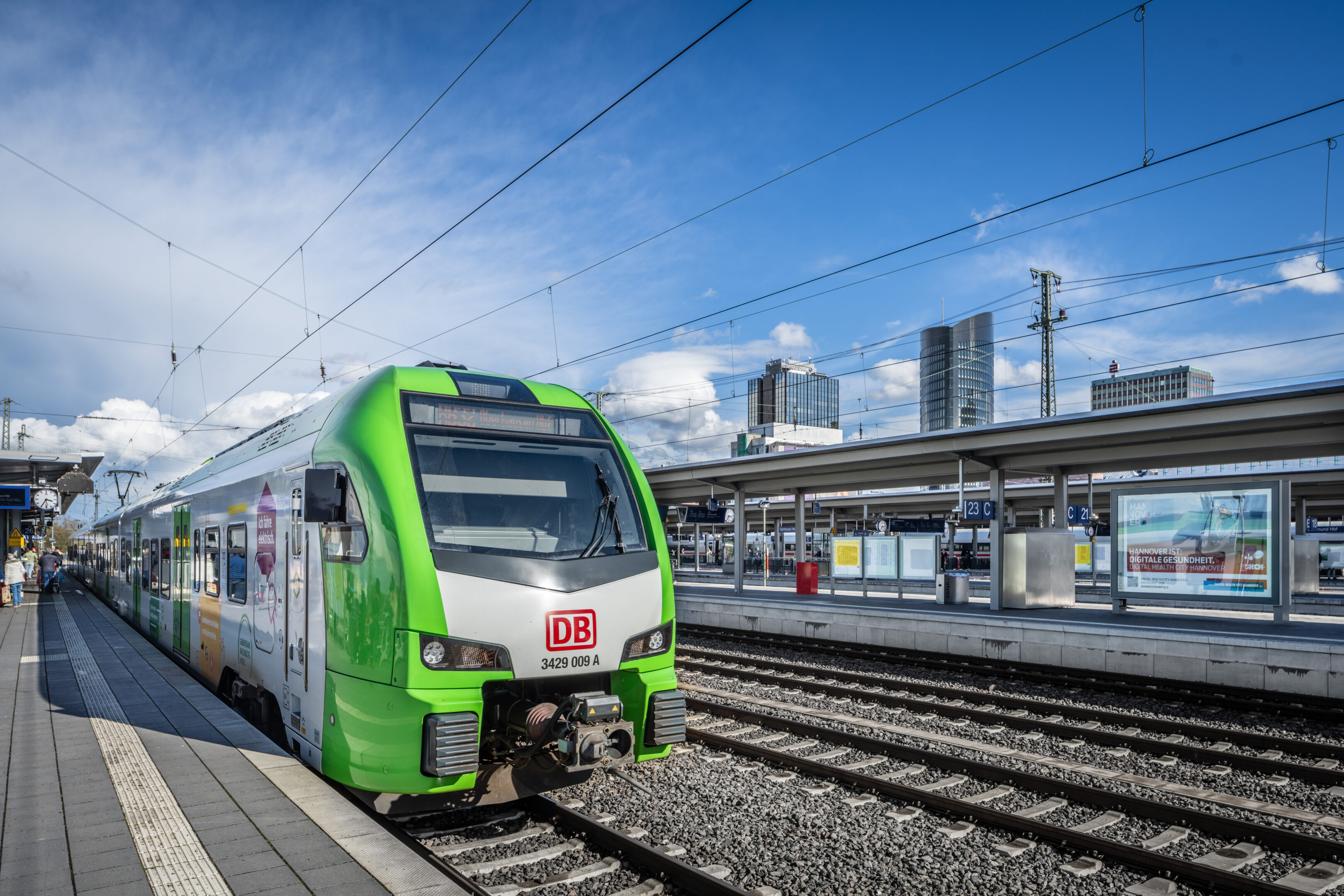 Class ET 3429 as a regional train at Dortmund central station