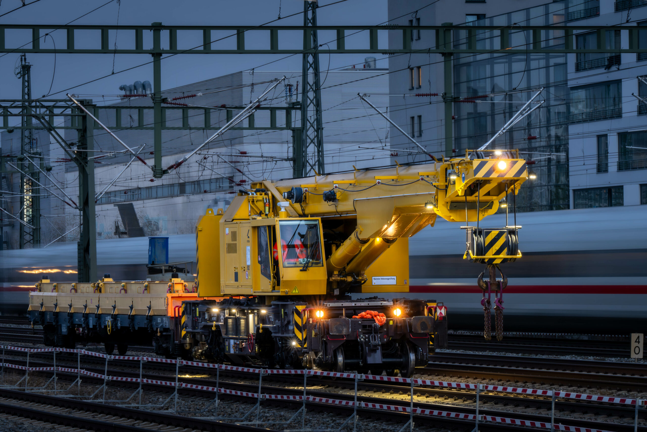 Munich S-Bahn second core route: Construction work at dusk