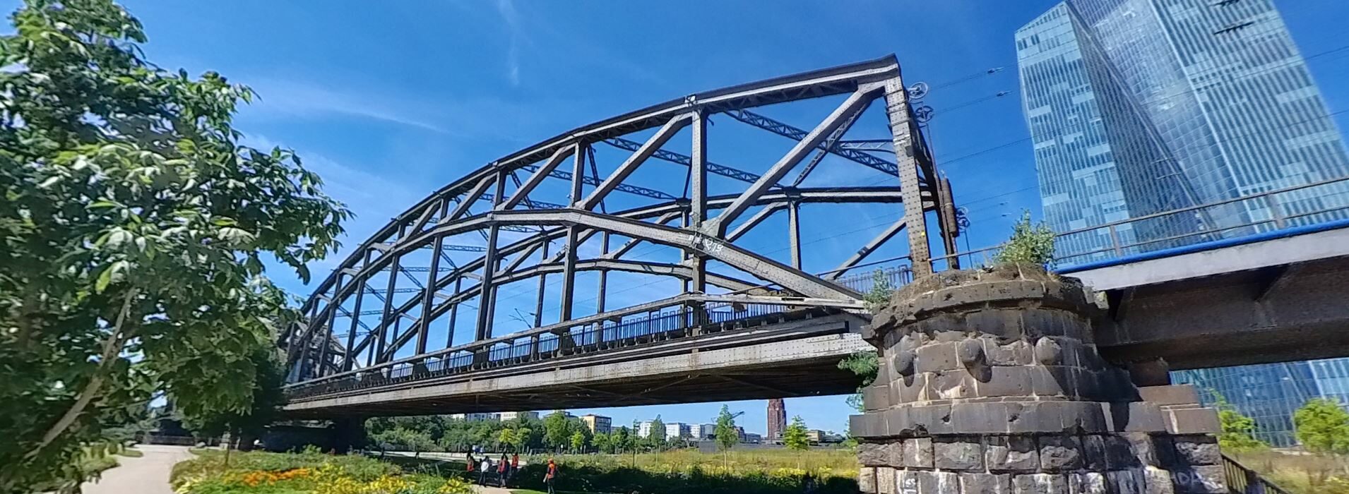 Part of the Deutschherrn bridge in Frankfurt